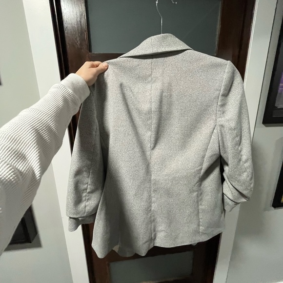 H&M Blazer - Picture 2 of 4